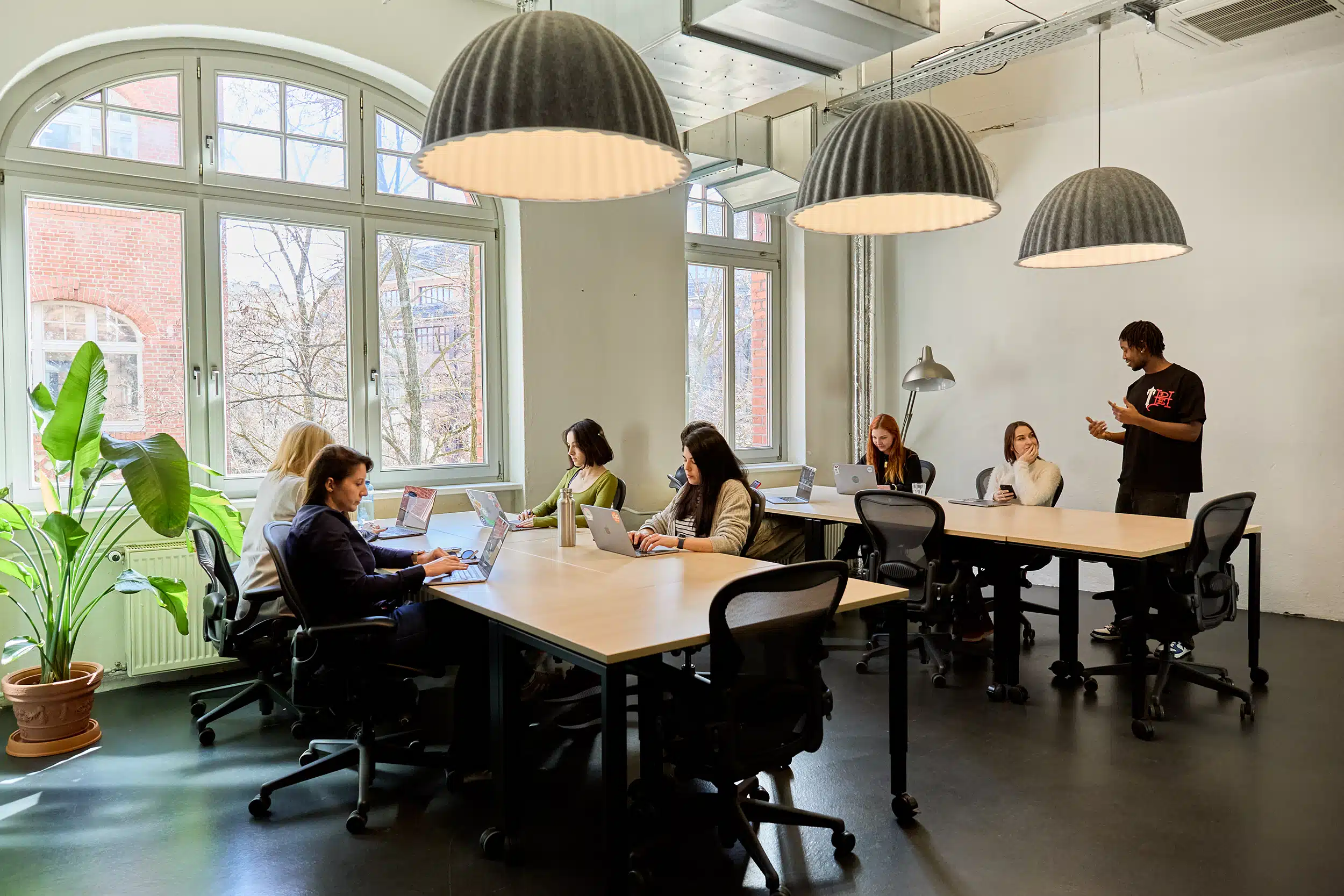 CIC Berlin private office_2