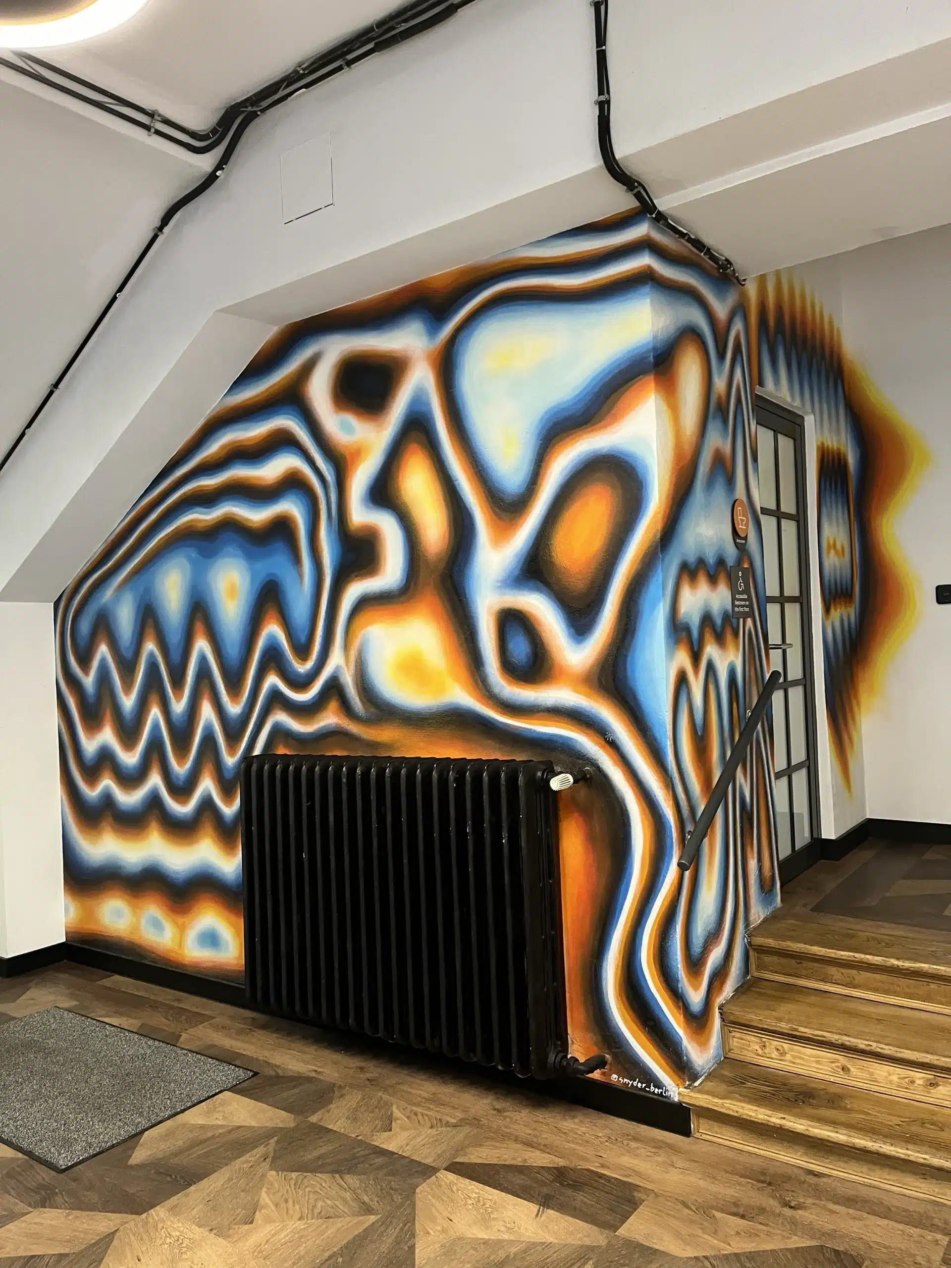 CIC Berlin team desks